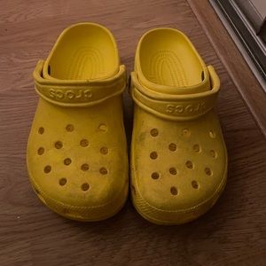 Yellow Crocs W7 M5 Women’s 7 Men’s 5